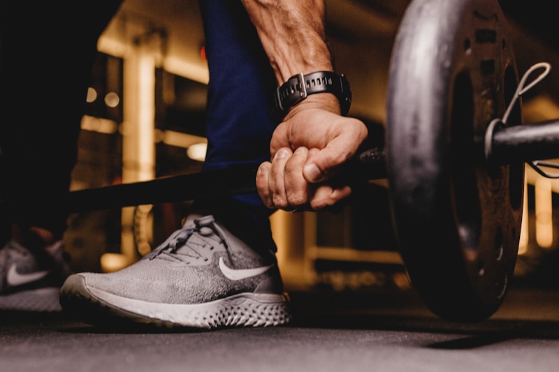 Prise de barre de musculation — photo d'illustration