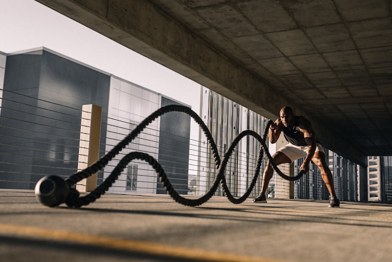 Entraînement aux battle ropes — photo d'illustration